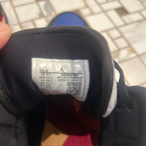 Men’s Air Jordan Nike sneakers 10.5 - Picture 2 of 6